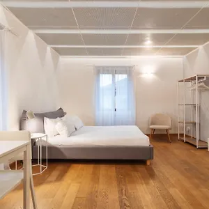 https://easyhomes-spiga-suite.it-lombardy.com